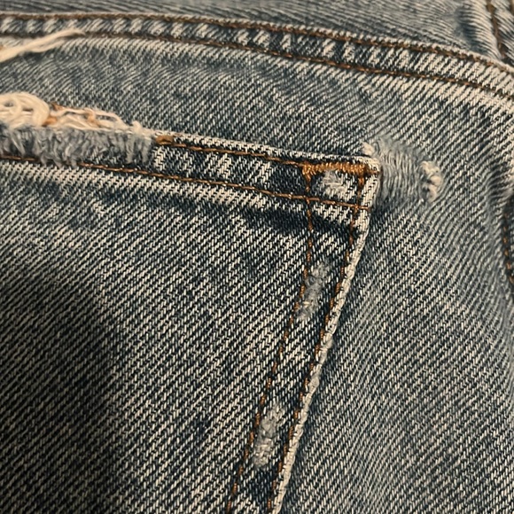 Abercrombie Denim Mid Rise Boyfriend Short - Picture 3 of 6